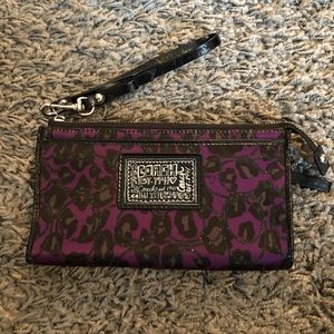 Large wallet/wristlet